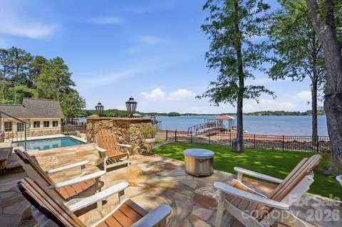 3900 Channel Pointe Ln, Denver, NC 28037