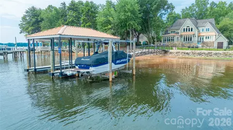 View/Area - 3900 Channel Pointe Ln, Denver, NC 28037 photo 2 of 5