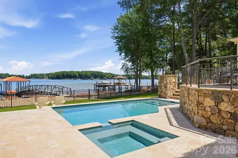 Exterior - 3900 Channel Pointe Ln, Denver, NC 28037 photo 3 of 12