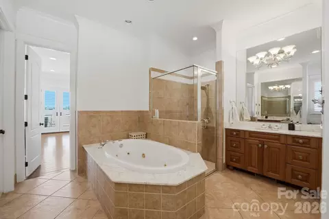 Bath - 3900 Channel Pointe Ln, Denver, NC 28037 photo 2 of 5