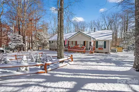 701 Charter Hills Rd, Beech Mountain, NC 28604