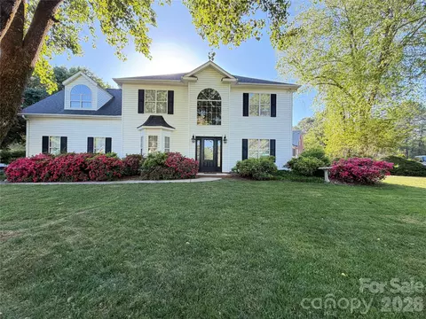 2300 Coach House Ln, Kannapolis, NC 28081