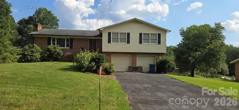 131 N Morvue N Loop N, Statesville, NC 28625