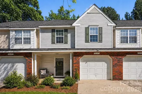 10141 University Park Ln, Charlotte, NC 28213