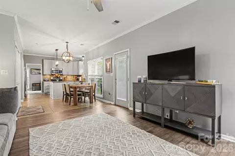 8910 Castlebay Dr, Charlotte, NC 28277