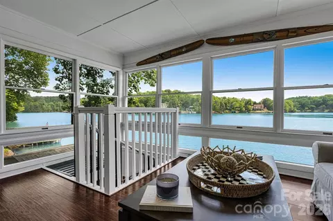 462 Charlotte Dr, Lake Lure, NC 28746