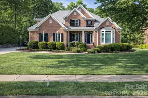 3100 Lakewood Edge Dr, Charlotte, NC 28269