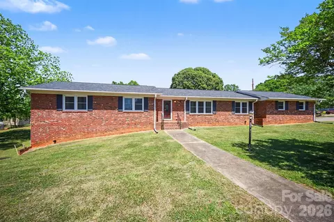 1300 Briarcliff Rd, Shelby, NC 28152