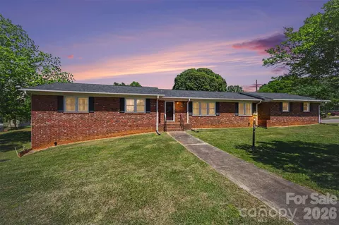 1300 Briarcliff Rd, Shelby, NC 28152