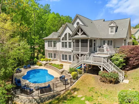 7601 Crossing Ridge Dr, Belews Creek, NC 27009