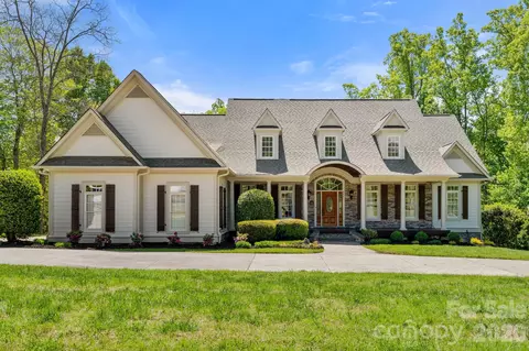 7601 Crossing Ridge Dr, Belews Creek, NC 27009