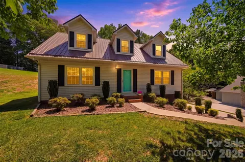 4455 Magnolia Ln, Hudson, NC 28638