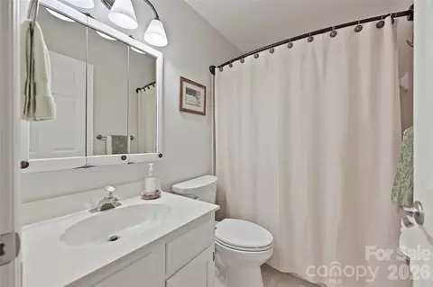 Bath - 19901 Henderson C Rd #C, Cornelius, NC 28031 photo 2 of 2
