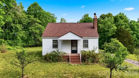 2711 SE 8th Se Ave SE, Hickory, NC 28602