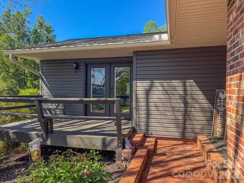 Exterior - 52 Briar Patch Rd, Cullowhee, NC 28723 photo 2 of 13