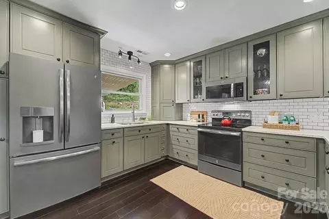 Kitchen - 52 Briar Patch Rd, Cullowhee, NC 28723 photo 3 of 4