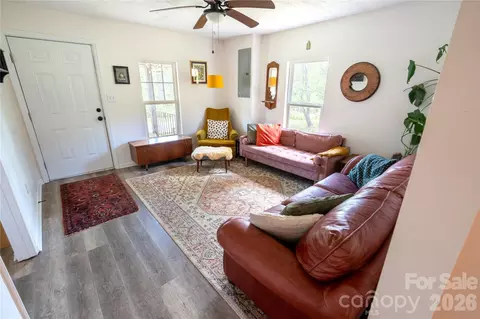 974 W Us 70 Hwy, Morganton, NC 28655