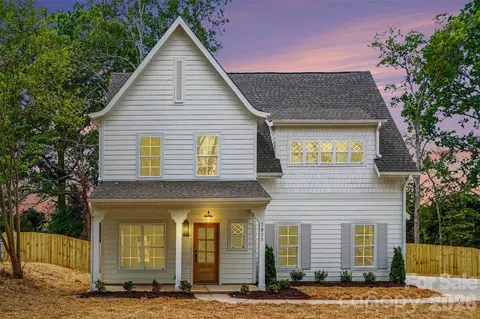 7925 Large Oak Ln, Mint Hill, NC 28227