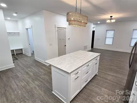 Entry Way - 768 8th Ne St NE, Hickory, NC 28601 photo 1 of 3