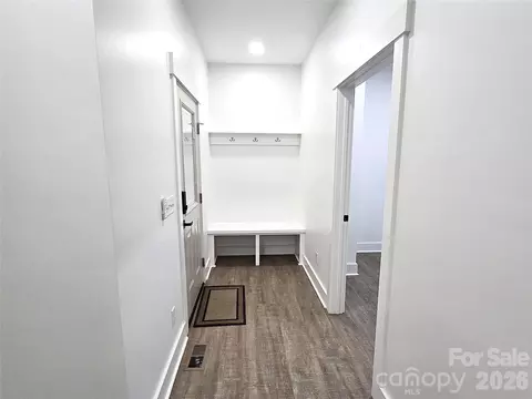 Entry Way - 768 8th Ne St NE, Hickory, NC 28601 photo 2 of 3