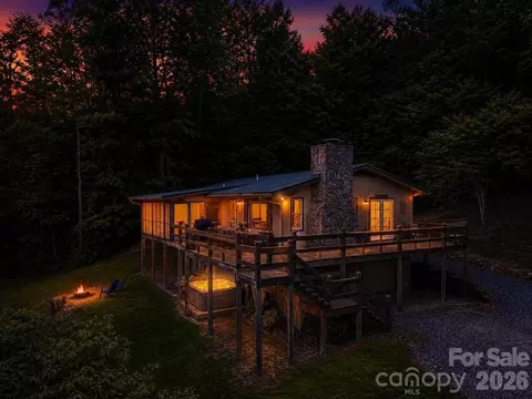1413 Kitchens Branch Rd, Sylva, NC 28779