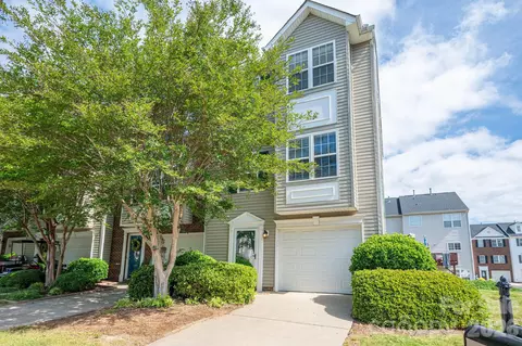 304 Rock Ridge Ln, Mount Holly, NC 28120
