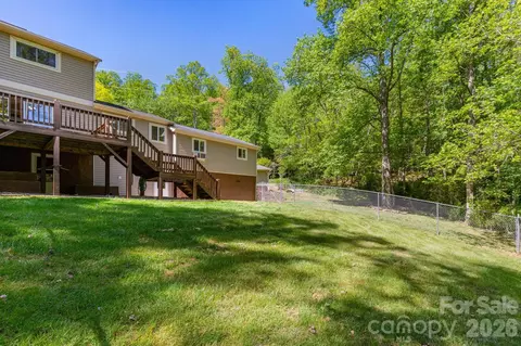 33 Lovers Loop Rd, Asheville, NC 28803