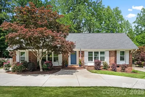 3741 Riverbend Rd, Charlotte, NC 28210