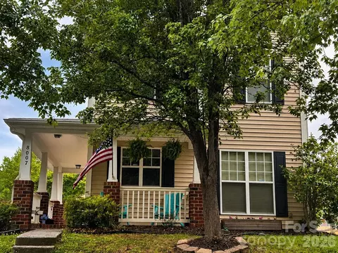 8007 Rolling Meadows Ln, Huntersville, NC 28078
