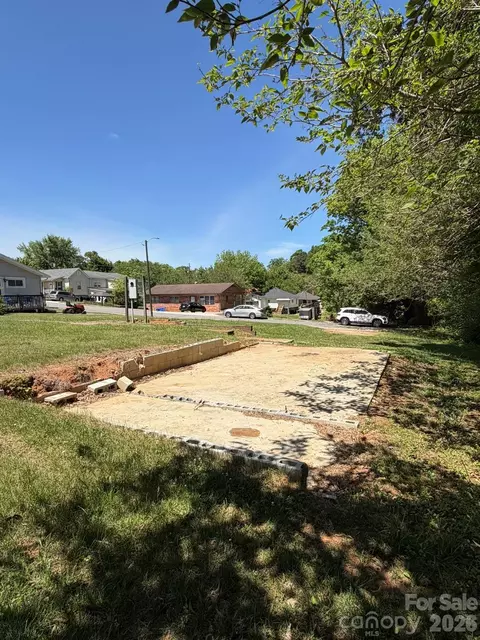 100 4th Em St, Marion, NC 28752 photo 4