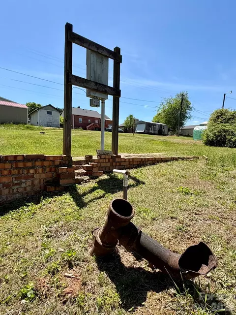 100 4th Em St, Marion, NC 28752 photo 6