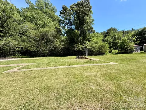 100 4th Em St, Marion, NC 28752 photo 2