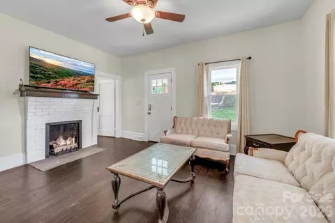 Living - 1415 Roan Rd, Spruce Pine, NC 28777 photo 2 of 2