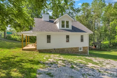 Exterior - 1415 Roan Rd, Spruce Pine, NC 28777 photo 4 of 8