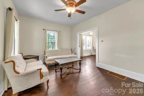 Living - 1415 Roan Rd, Spruce Pine, NC 28777 photo 1 of 2