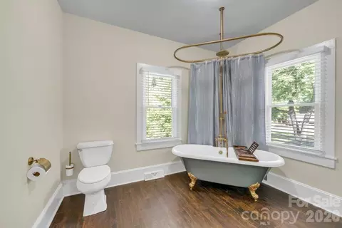 Bath - 1415 Roan Rd, Spruce Pine, NC 28777 photo 1 of 5