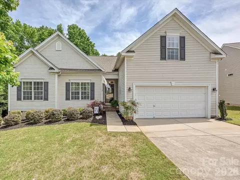 10234 Tintinhull Dr, Fort Mill, SC 29707