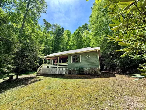 175 Cougar Ln, Whittier, NC 28789