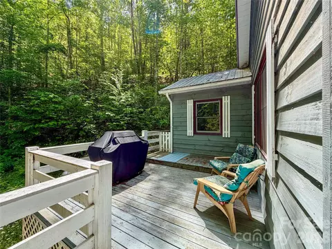 Exterior - 175 Cougar Ln, Whittier, NC 28789 photo 7 of 10