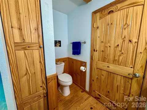 Bath - 175 Cougar Ln, Whittier, NC 28789 photo 2 of 4