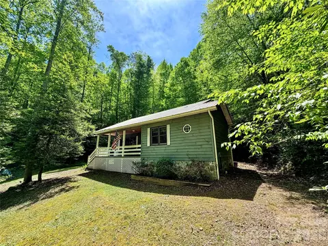 Exterior - 175 Cougar Ln, Whittier, NC 28789 photo 3 of 10