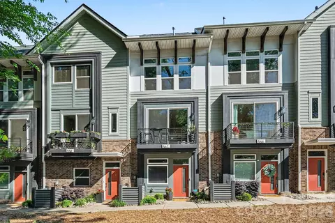 562 W End Dr, Charlotte, NC 28208