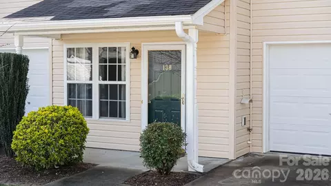 130 Lanceford Cir, Fletcher, NC 28732