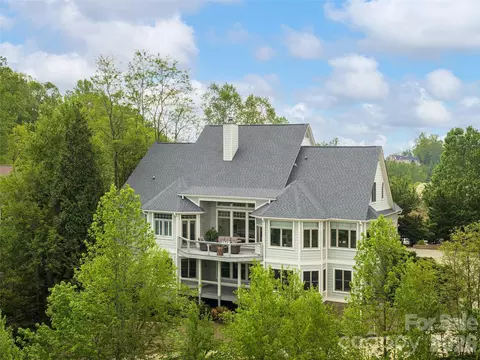 1403 Woodsong Dr, Hendersonville, NC 28791