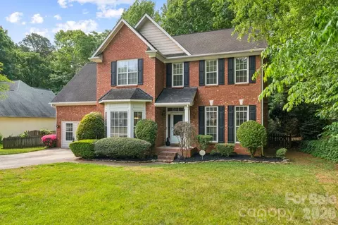 2040 Swaim Dr, Matthews, NC 28105