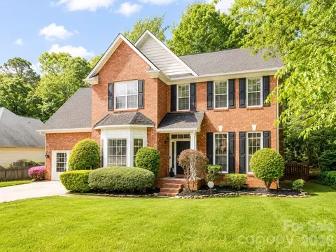 2040 Swaim Dr, Matthews, NC 28105