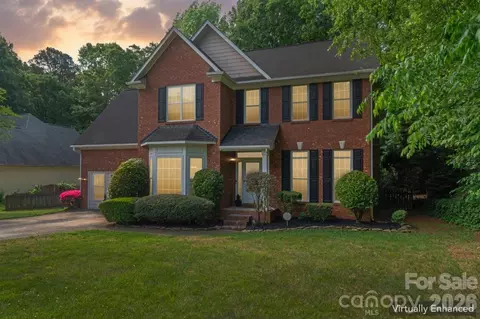 2040 Swaim Dr, Matthews, NC 28105