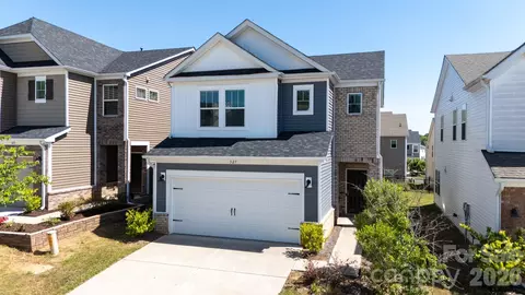 527 Palmarosa St, Fort Mill, SC 29715
