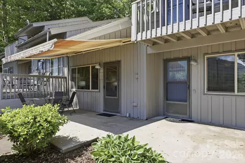 126 Hillside Ct, Lake Lure, NC 28746