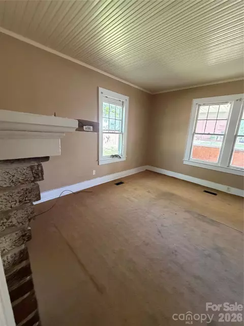 Living - 1101 E Pine St, Lincolnton, NC 28092 photo 1 of 2